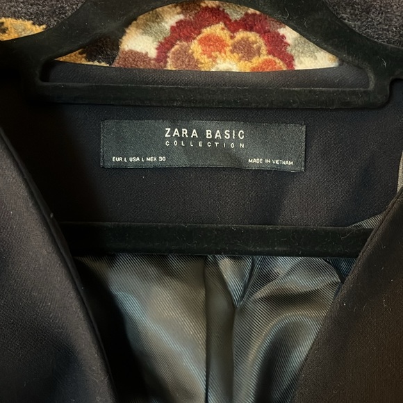 Defined-waist belted Zara Blazer with lace accents on sleeves - Picture 6 of 6